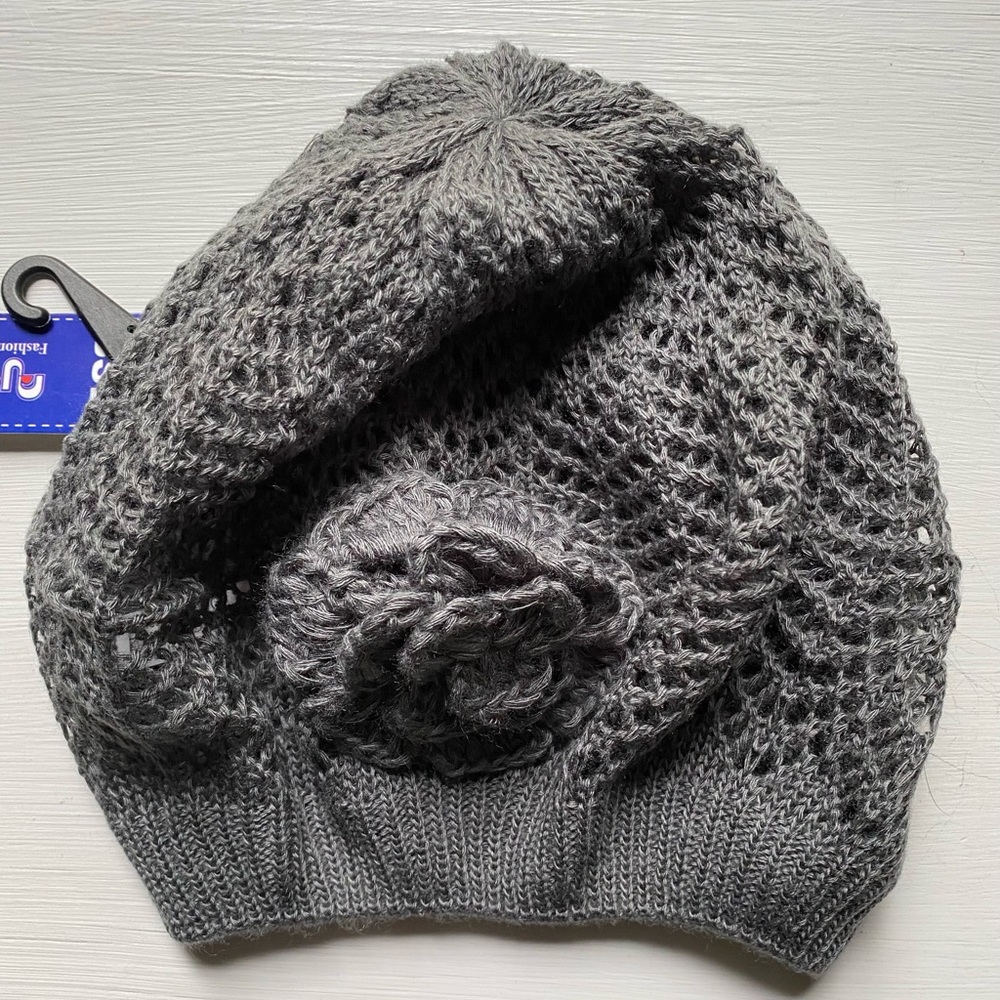 Brand new gray knit hat with flower